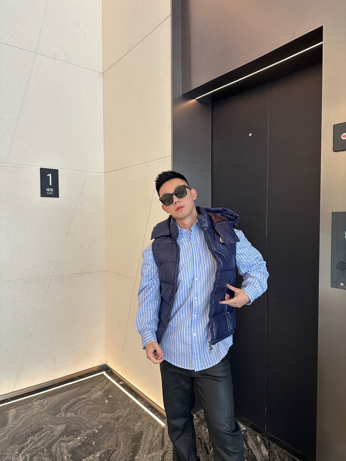 Moncler maya Hooded Zip-Up Logo Vest - view 10
