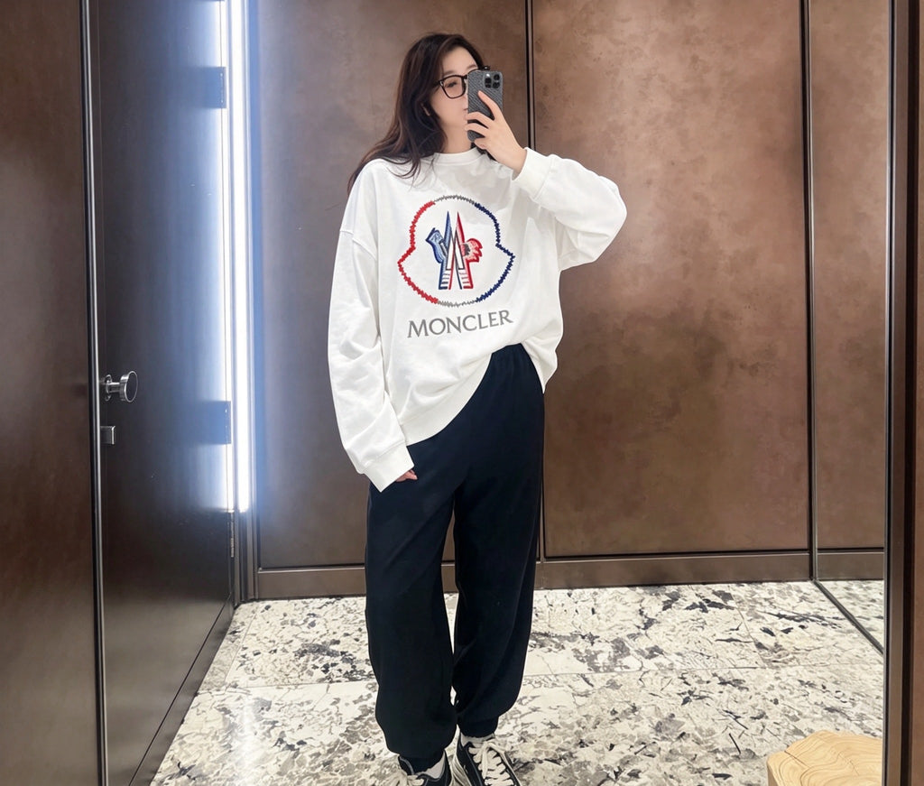 Moncler Logo Sweatshirt - view 10