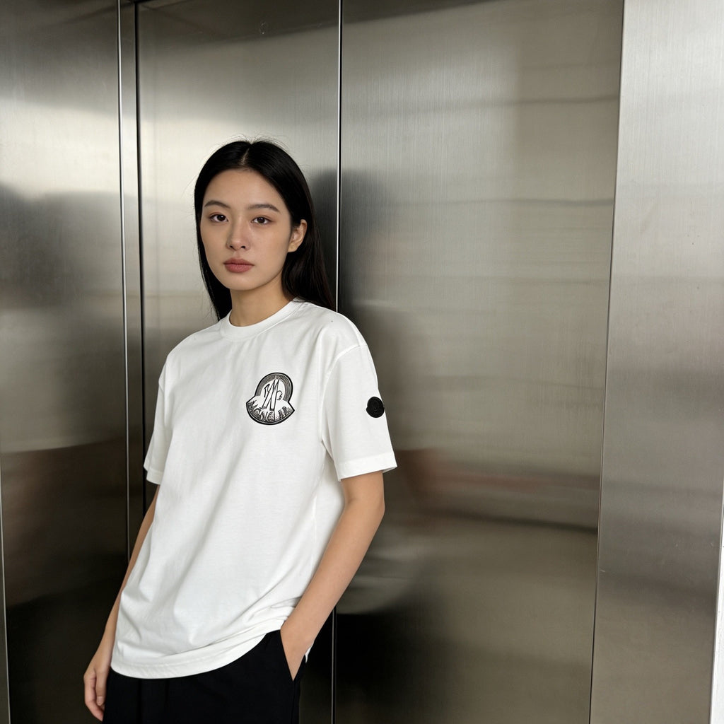 Moncler Embroidered Logo T-Shirt - view 10