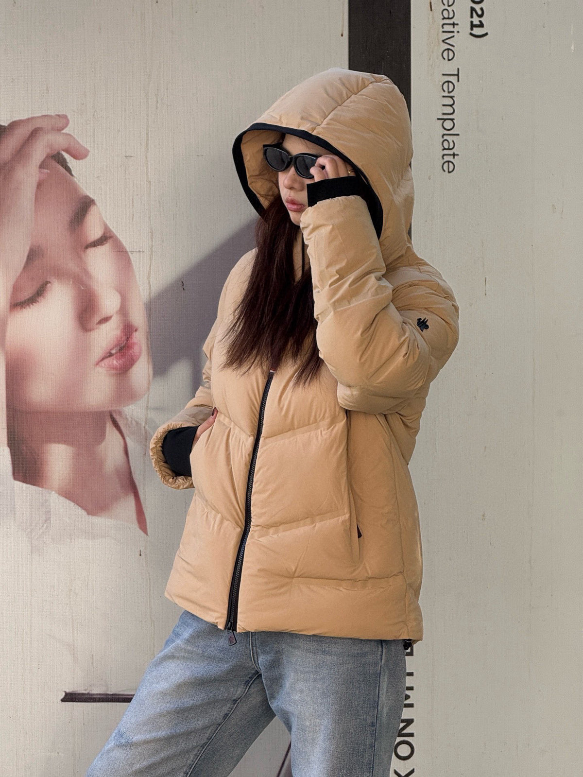 Moncler Hooded Logo Down Jacket - view 10