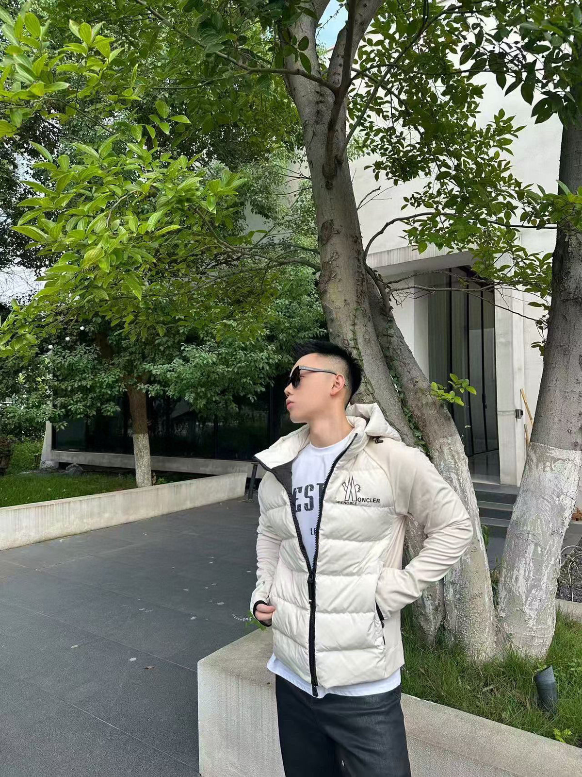 Moncler Hooded Zip-Up Graphic Down Jacket - view 11