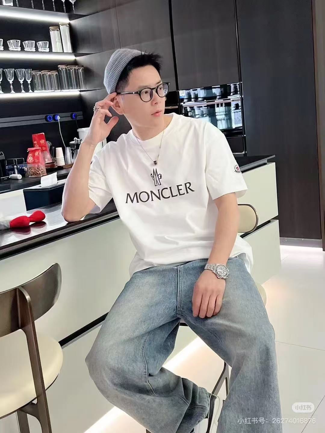 Moncler Graphic T-Shirt - view 11