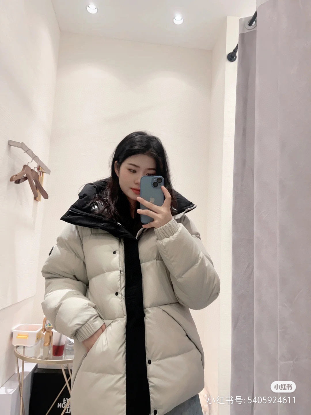 Moncler Hooded Zip-Up Logo Down Jacket - view 11