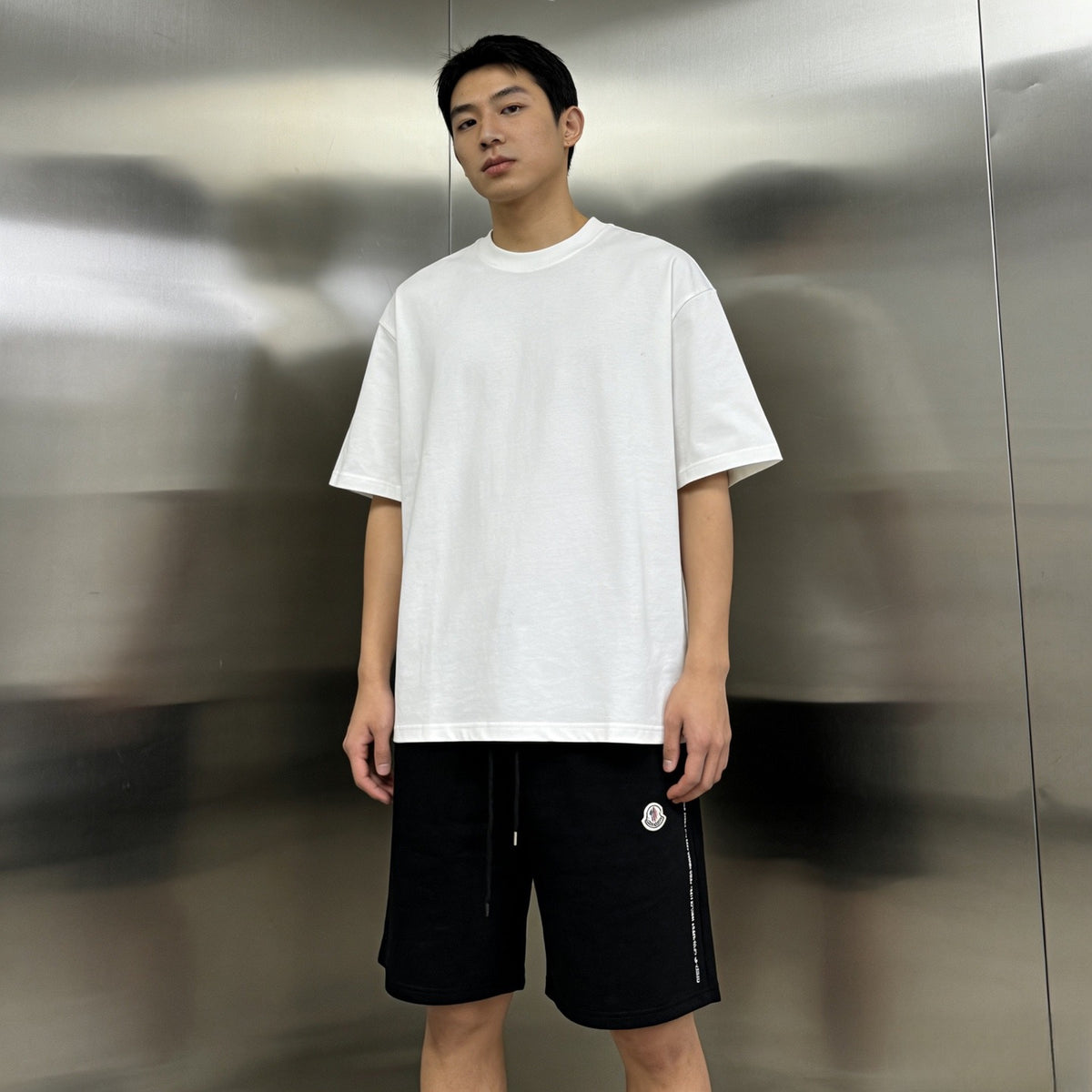 Moncler Embroidered Logo Short - view 12