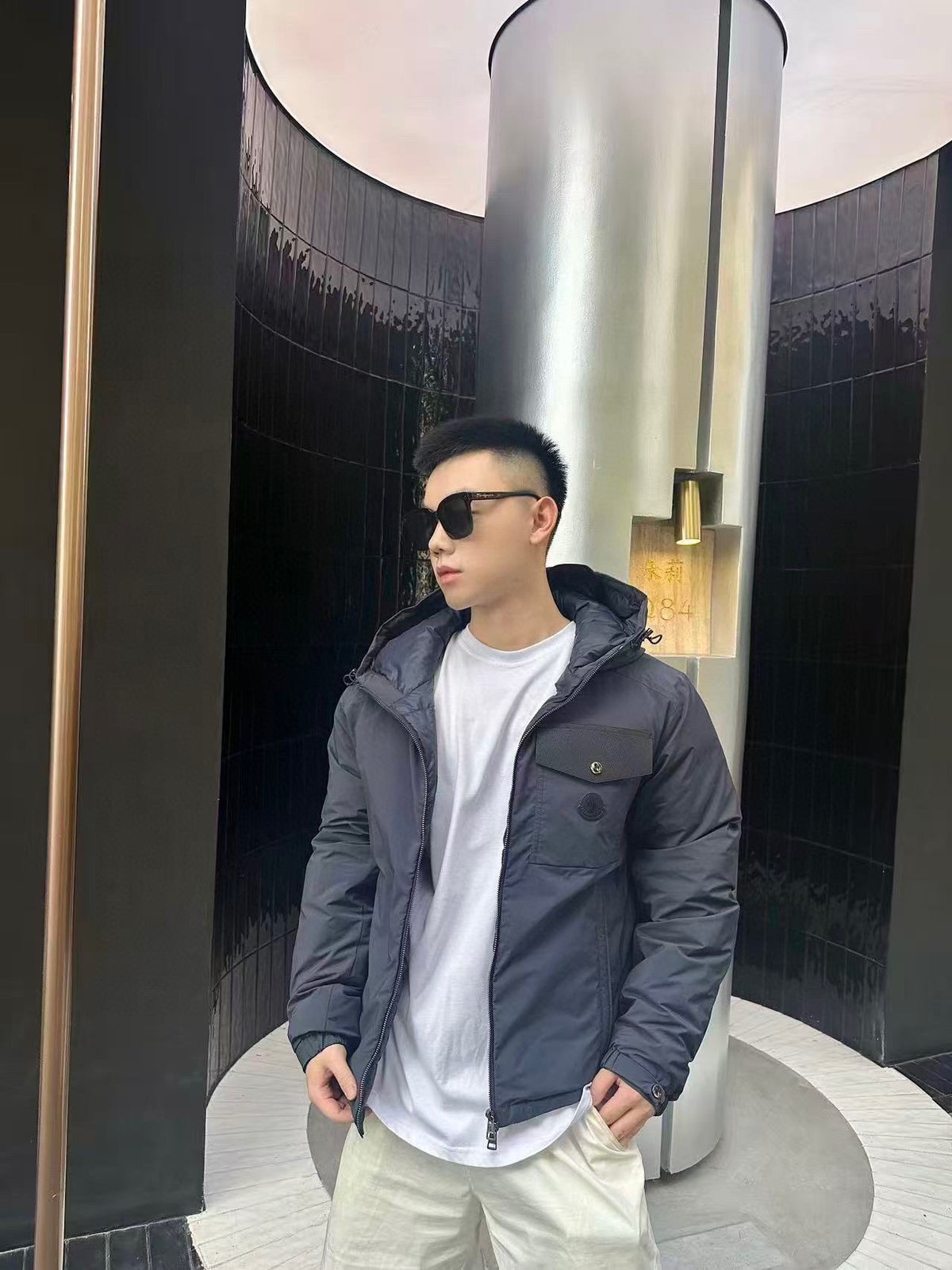 Moncler Hooded Zip-Up Logo Down Jacket - view 12