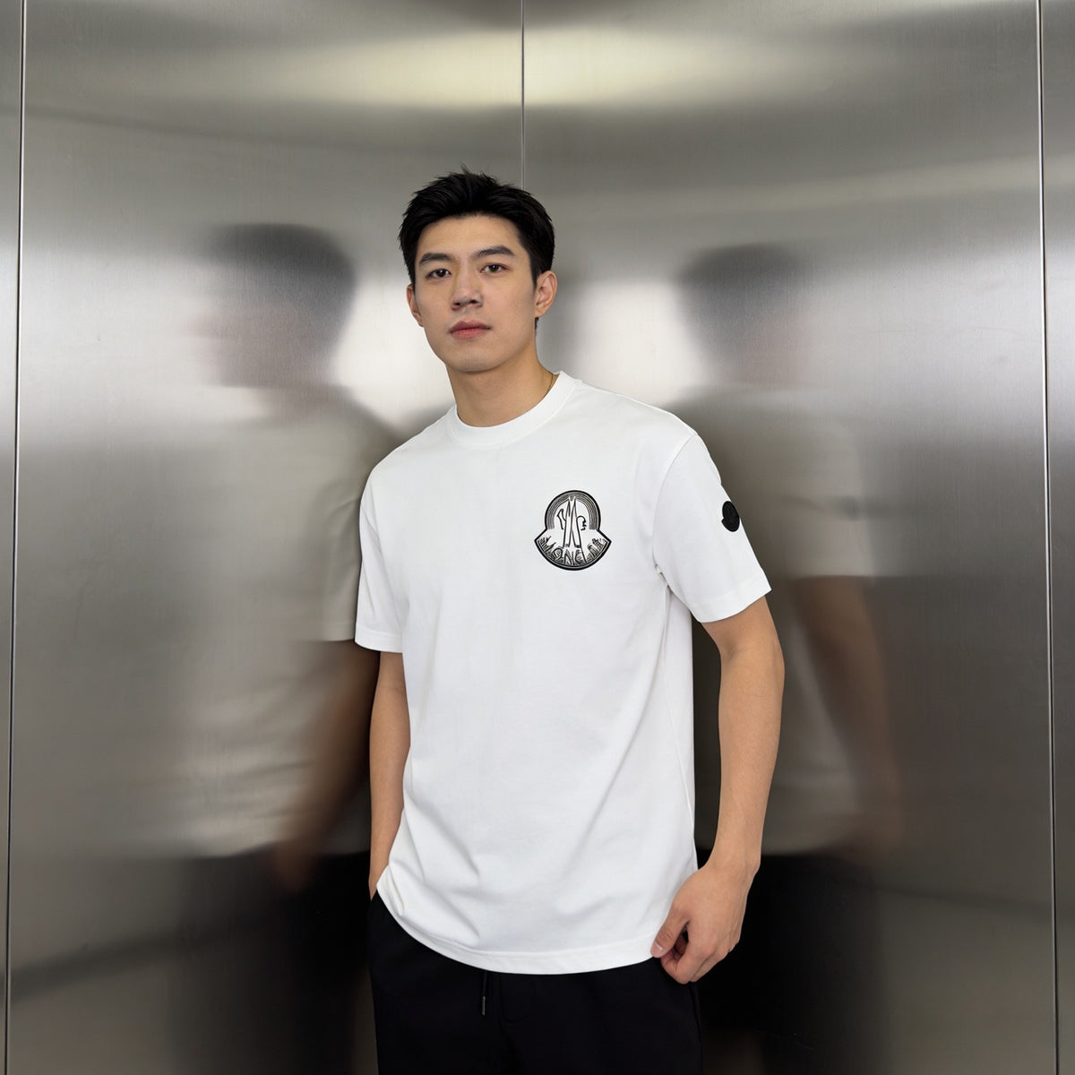 Moncler Embroidered Logo T-Shirt - view 12