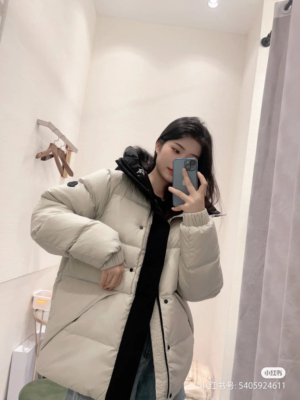 Moncler Hooded Zip-Up Logo Down Jacket - view 12