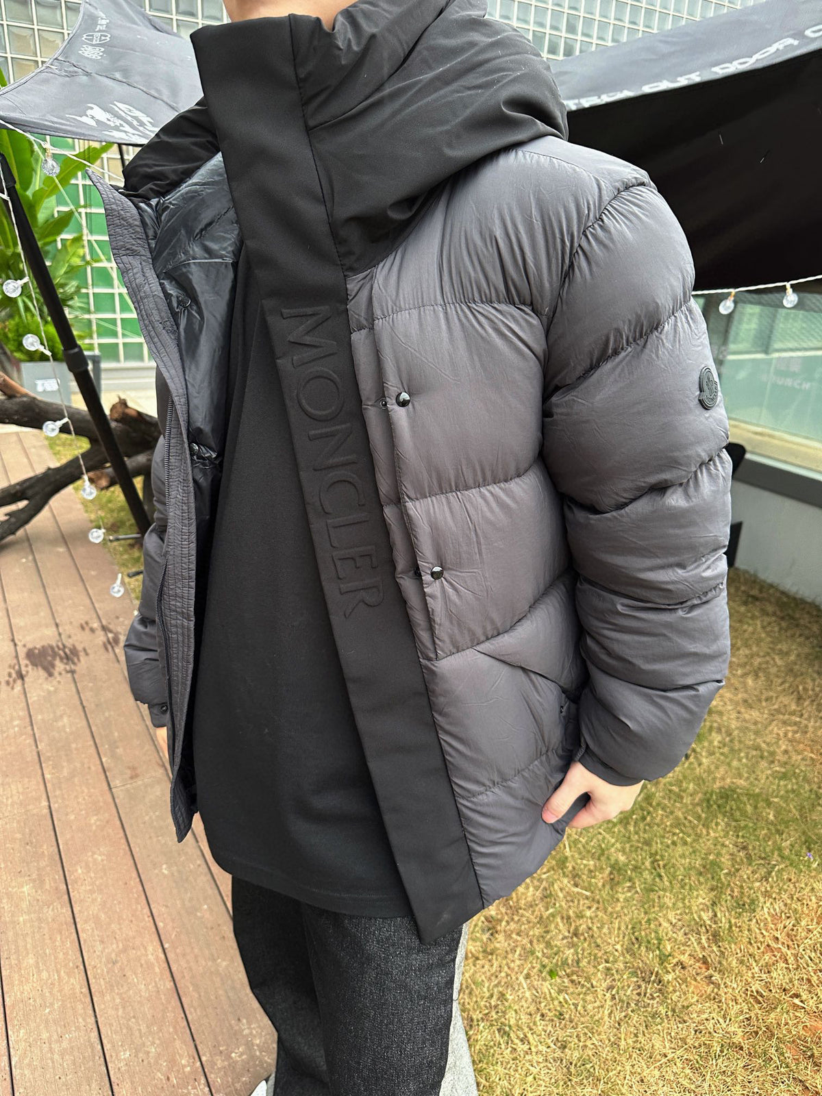 Moncler Hooded Zip-Up Logo Down Jacket - view 13