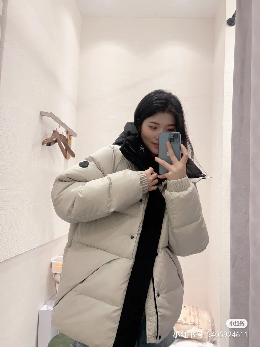 Moncler Hooded Zip-Up Logo Down Jacket - view 13