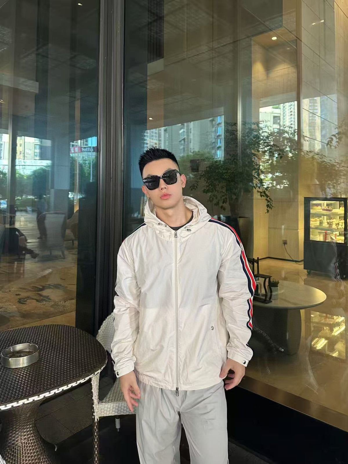 Moncler Logo Lightweight Jacket - view 13