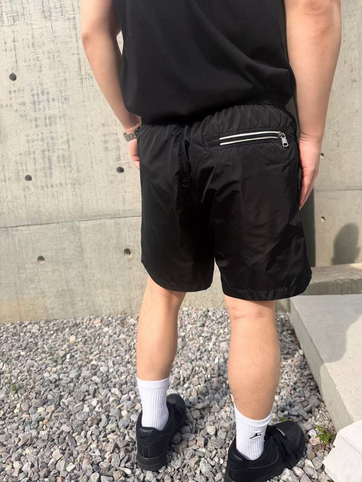 Moncler Embroidered Logo Short - view 13