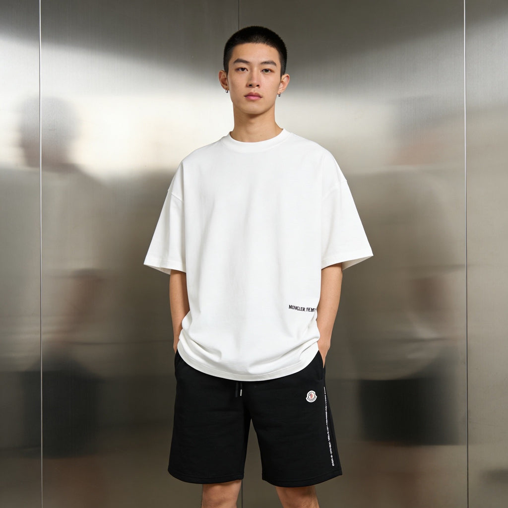 Moncler Embroidered Logo Short - view 13