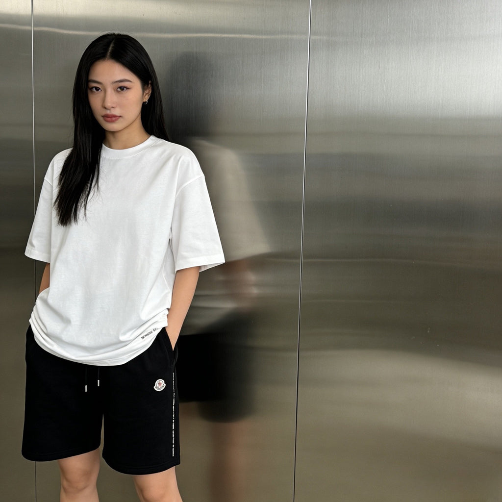 Moncler Embroidered Logo Short - view 14