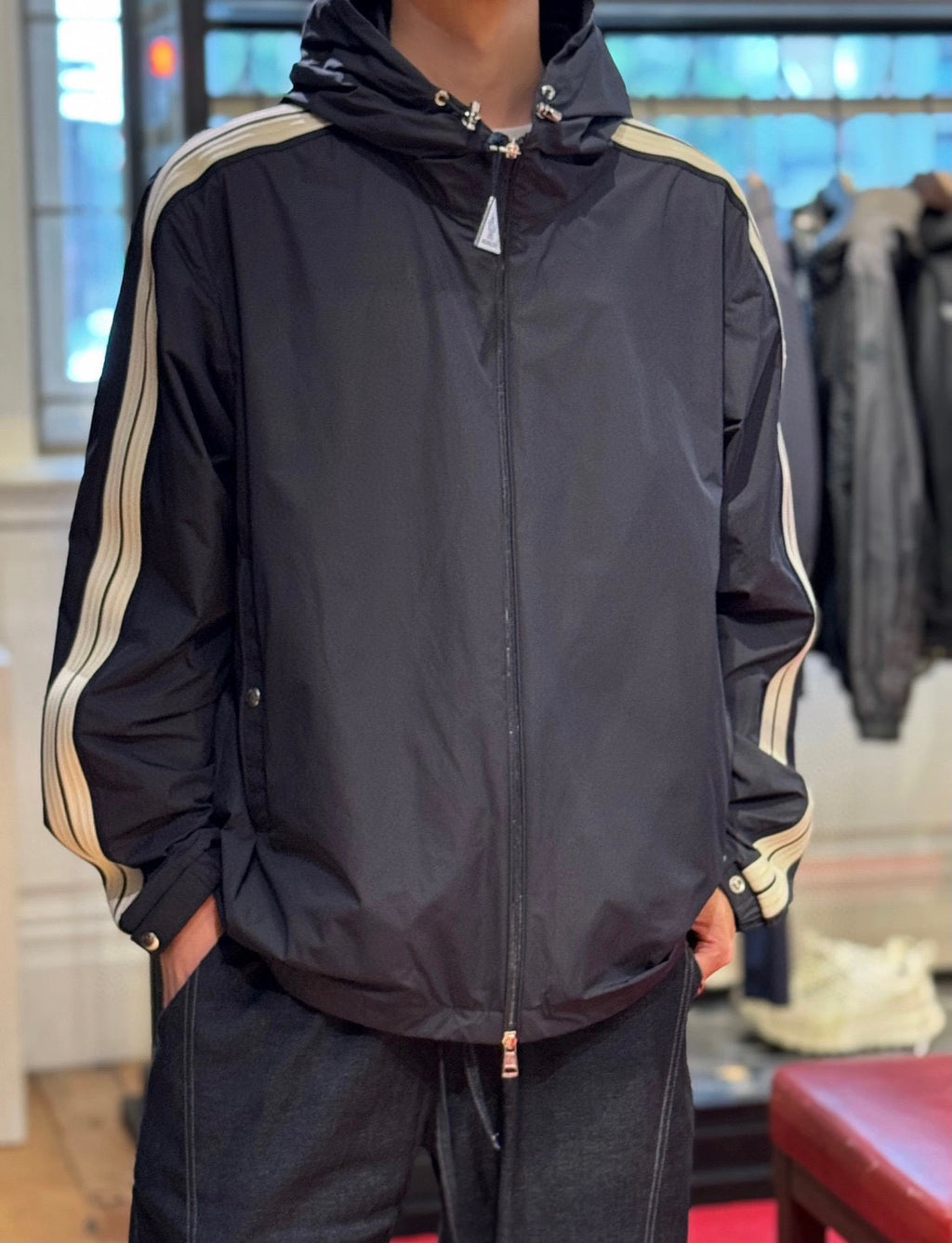 Moncler Logo Lightweight Jacket - view 14