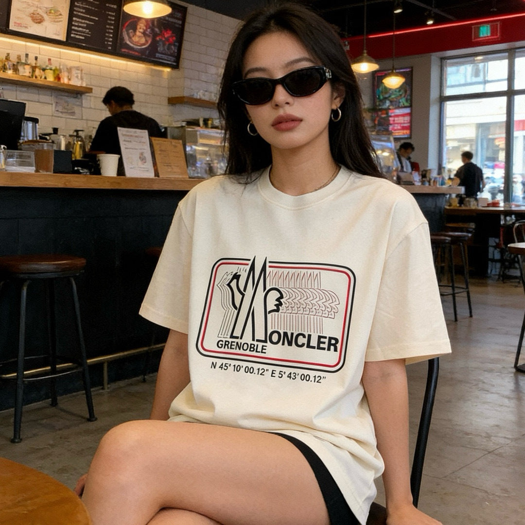 Moncler Graphic T-Shirt - view 15