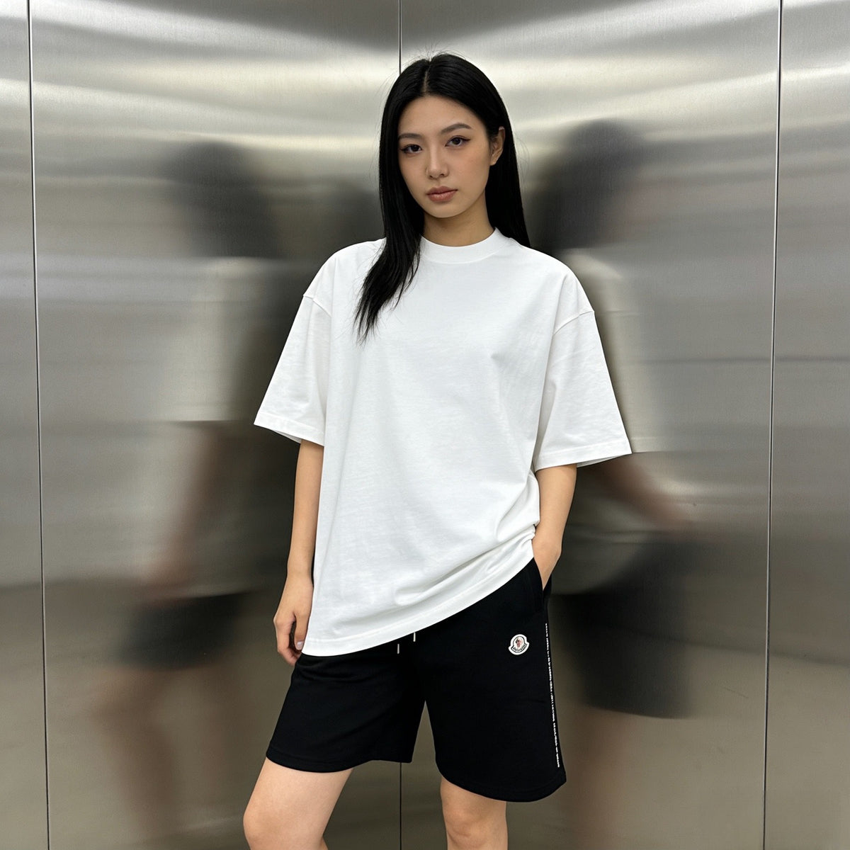 Moncler Embroidered Logo Short - view 15