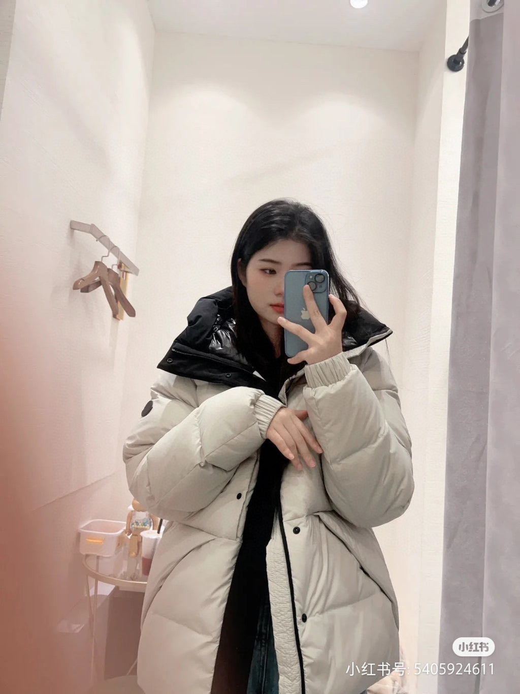 Moncler Hooded Zip-Up Logo Down Jacket - view 15
