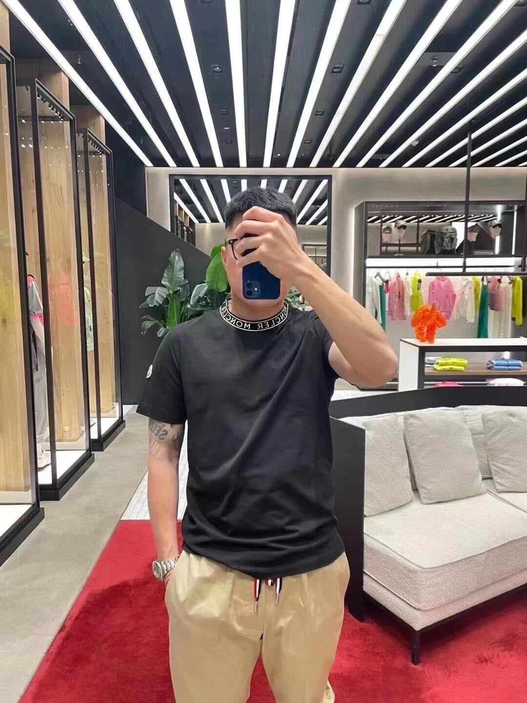 Moncler Embroidered Logo T-Shirt - view 15