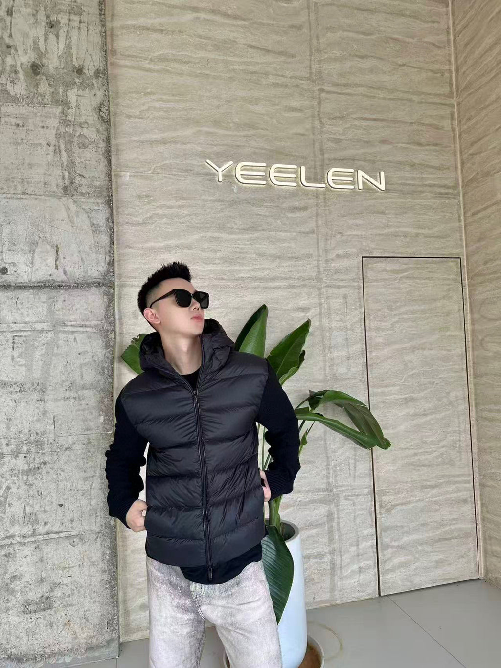 Moncler Hooded Embroidered Logo Down Jacket - view 15