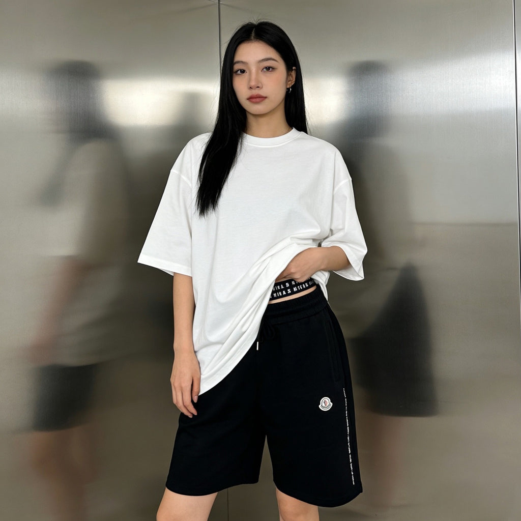 Moncler Embroidered Logo Short - view 16