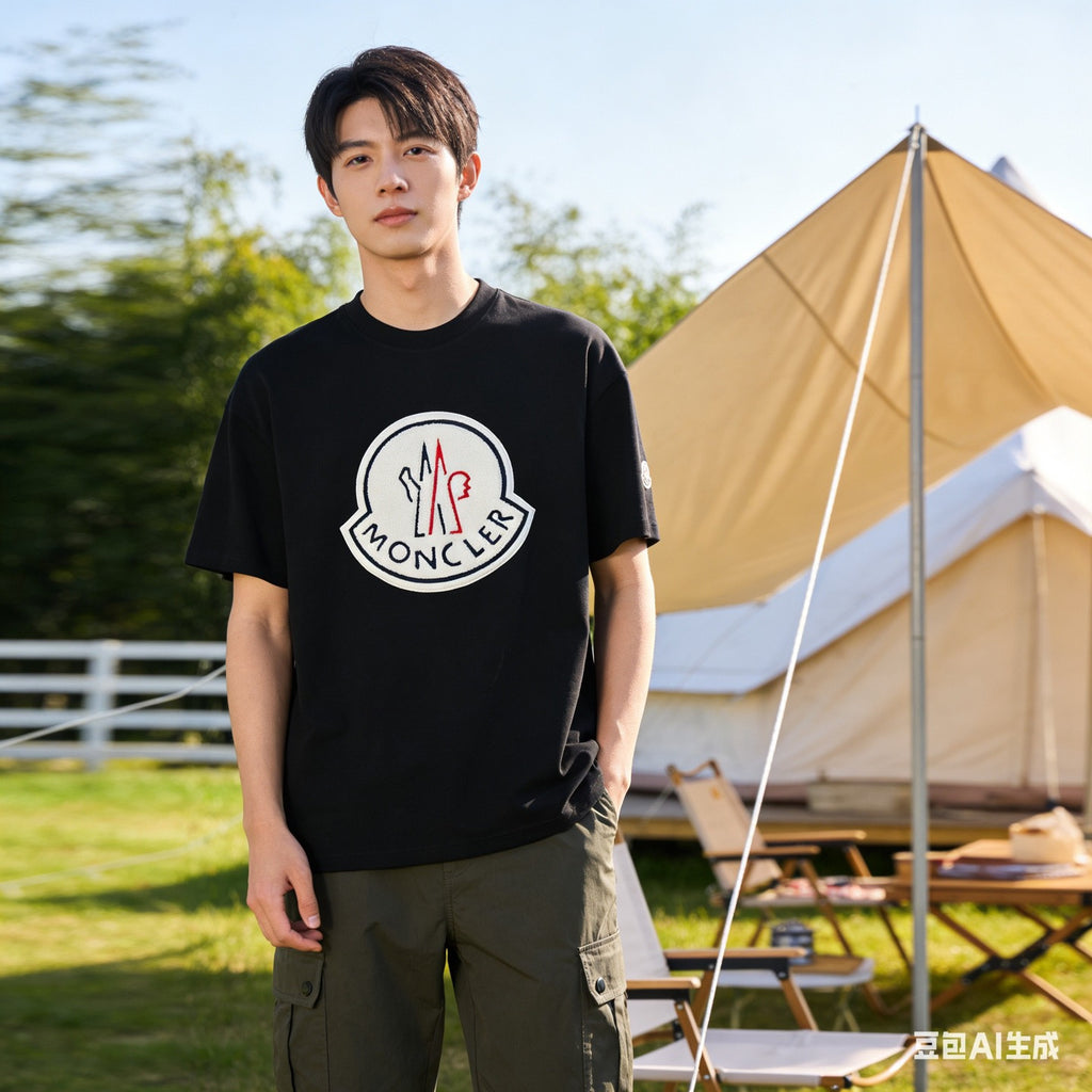 Moncler Logo Lightweight T-Shirt - view 16