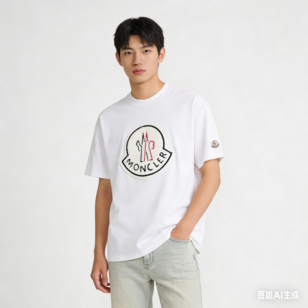Moncler Logo Lightweight T-Shirt - view 16
