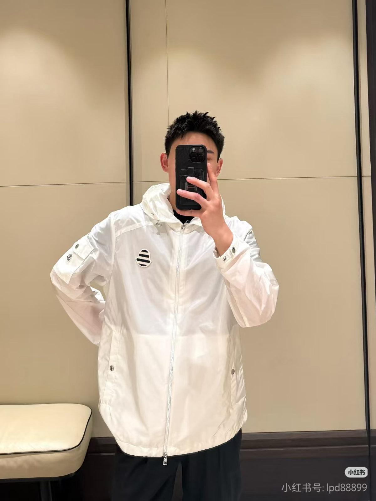 Moncler Men's Hooded Embroidered Lightweight Jacket - Navy - view 16