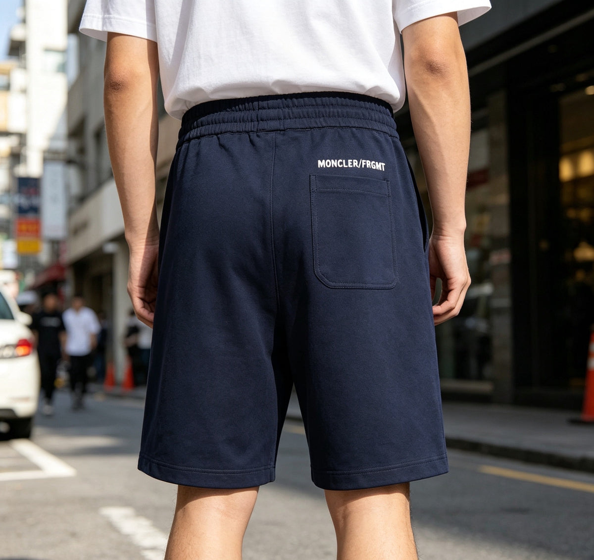 Moncler Embroidered Logo Short - view 17