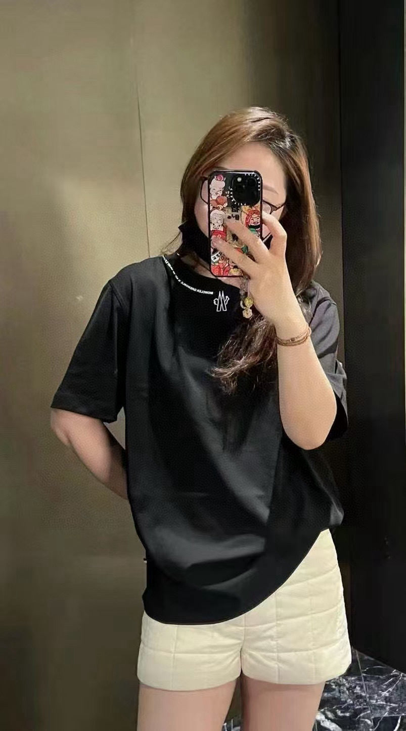 Moncler Graphic Logo T-Shirt - view 18
