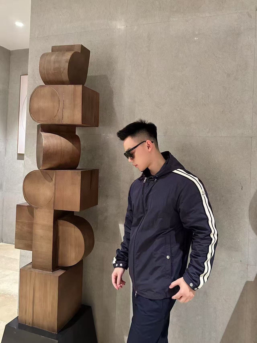 Moncler Logo Lightweight Jacket - view 18