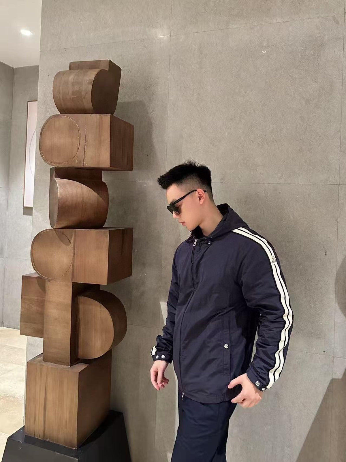 Moncler Logo Lightweight Jacket - view 18