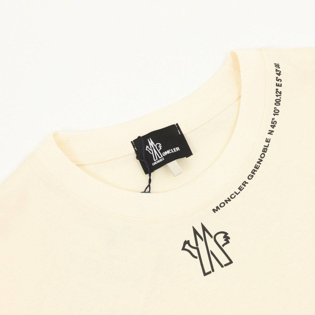 Moncler Graphic Logo T-Shirt - view 3