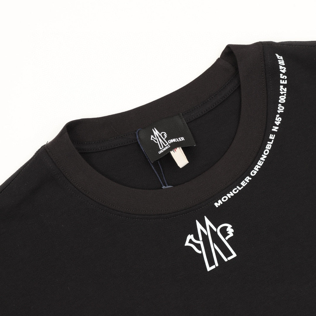 Moncler Graphic Logo T-Shirt - view 3
