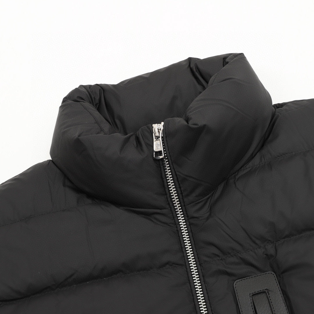 Moncler Zip-Up Lightweight Down Jacket - Black - view 3