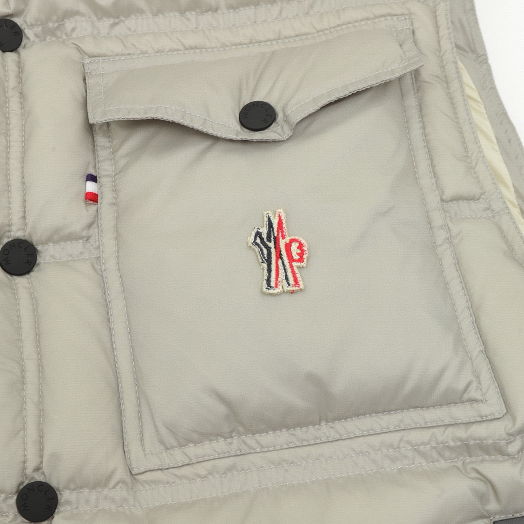 Moncler Logo Lightweight Vest - view 4