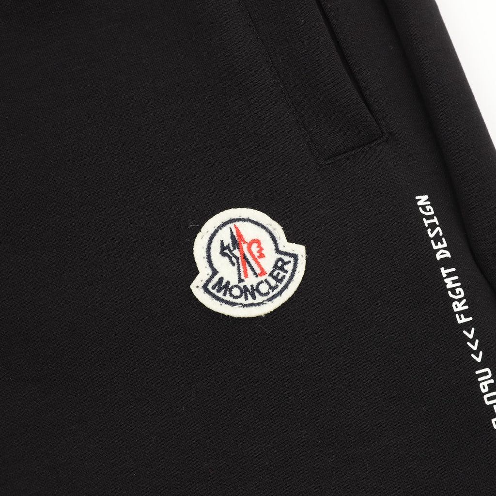 Moncler Embroidered Logo Short - view 4