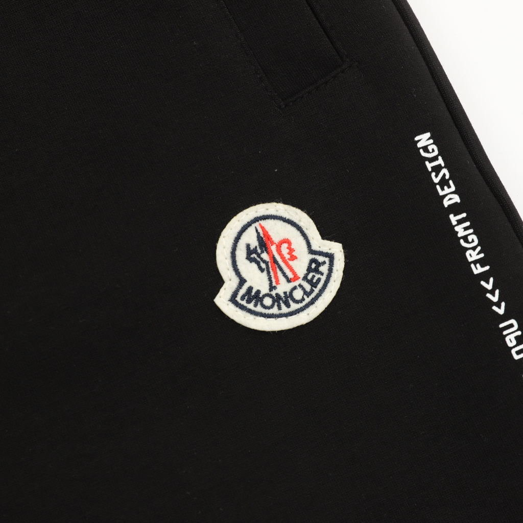 Moncler Embroidered Logo Short - view 4