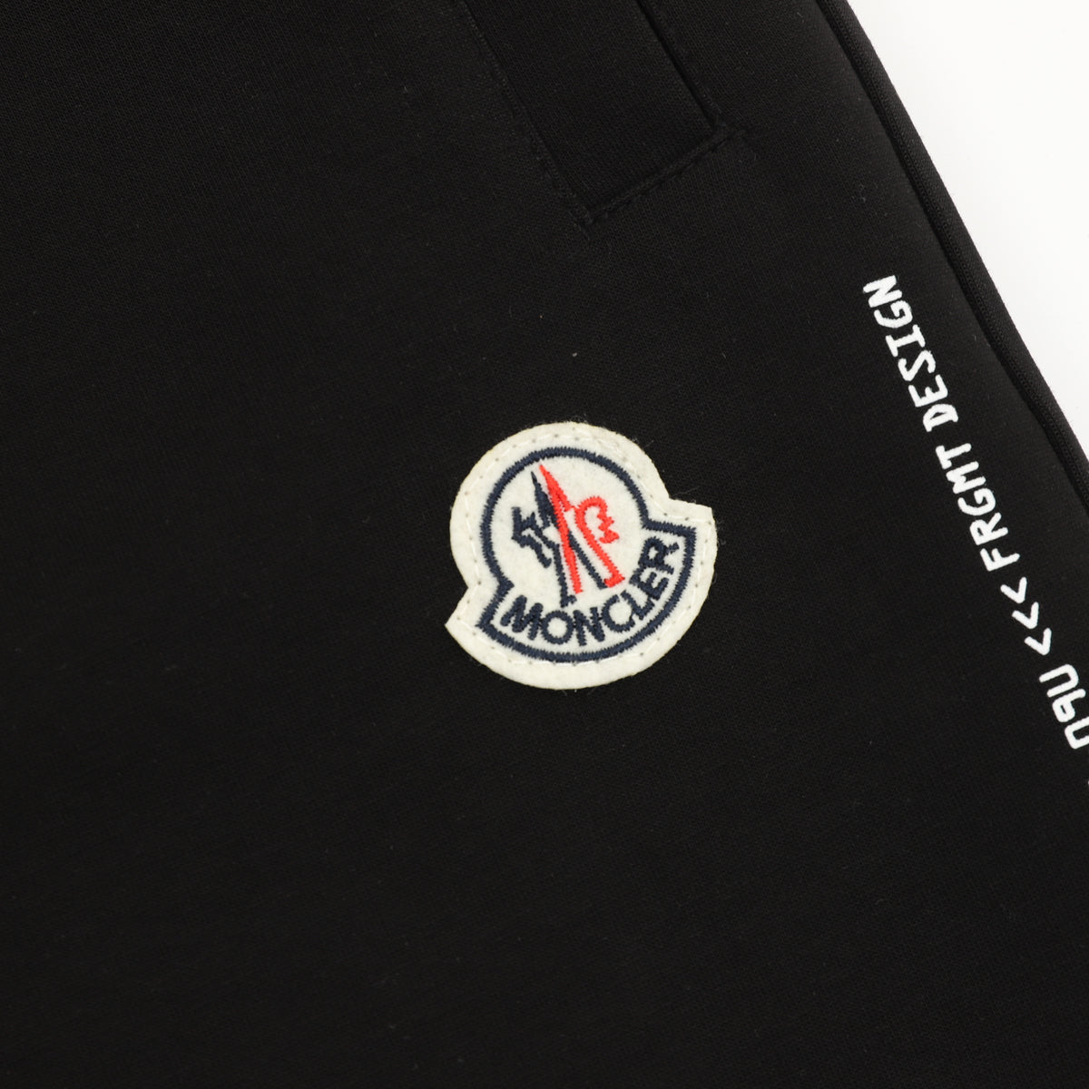 Moncler Embroidered Logo Short - view 4