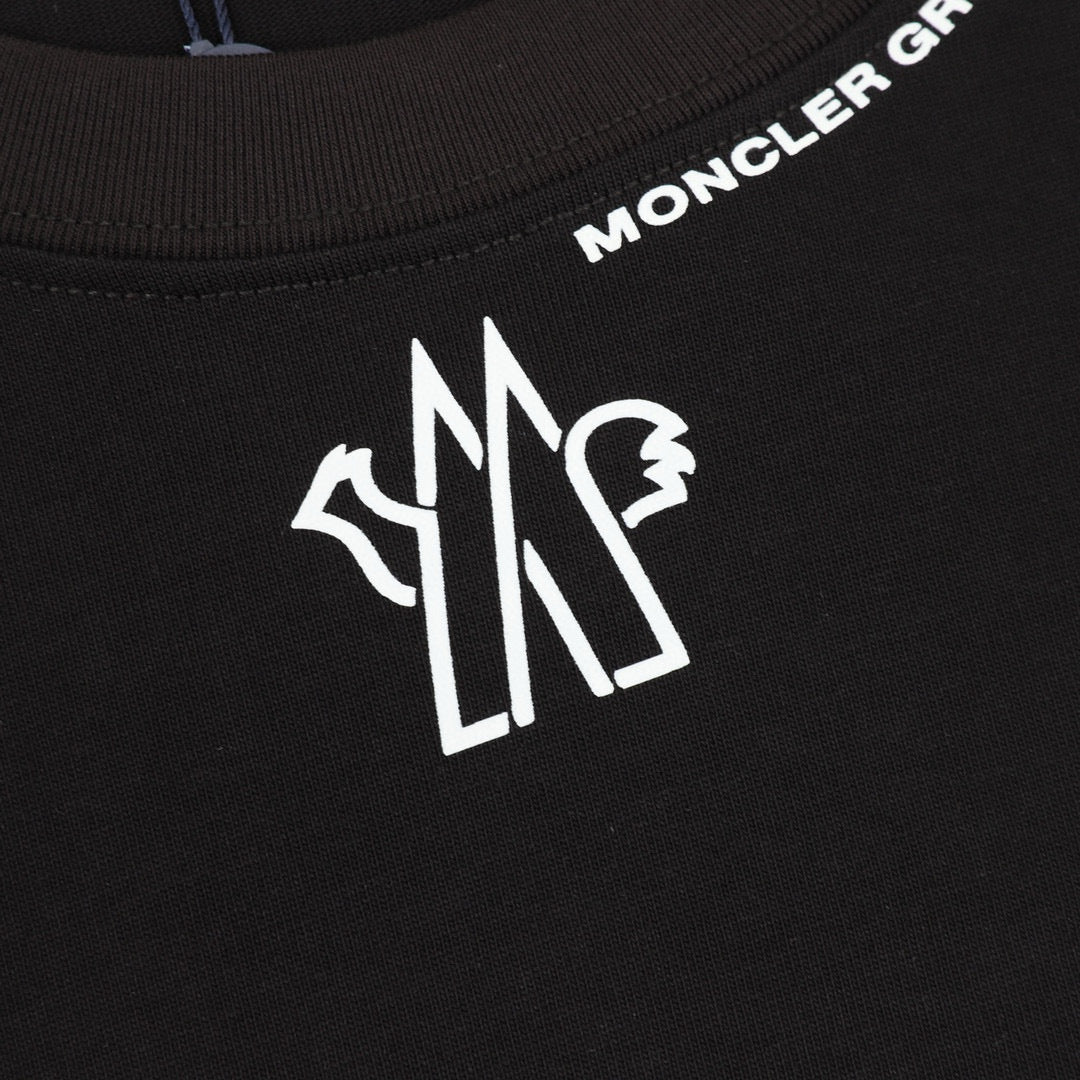 Moncler Graphic Logo T-Shirt - view 4
