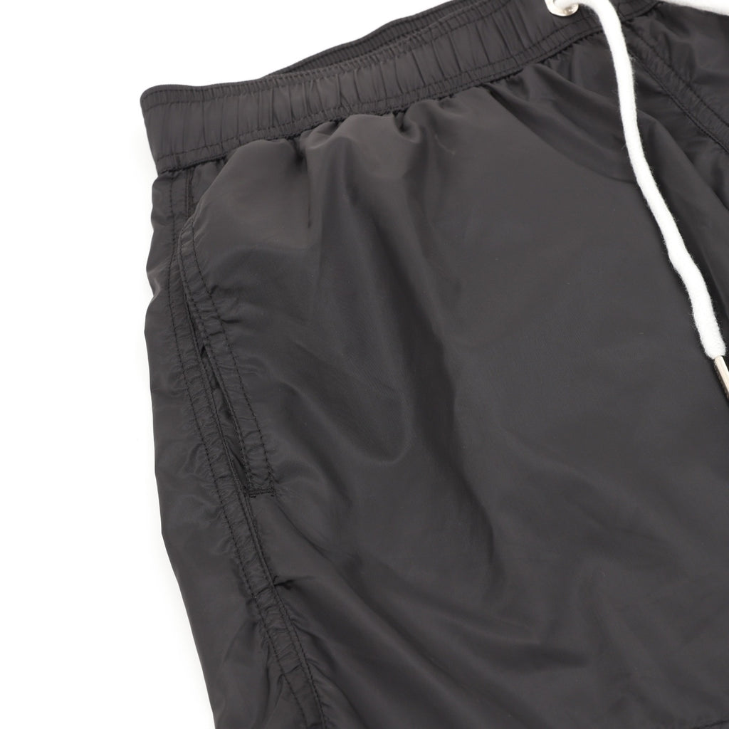 Moncler Logo Lightweight Short - White - view 5
