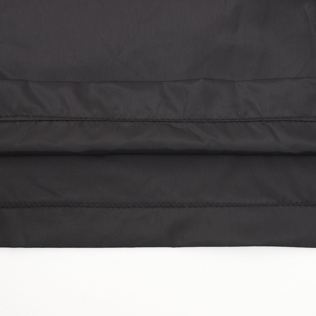Moncler Logo Lightweight Short - White - view 6