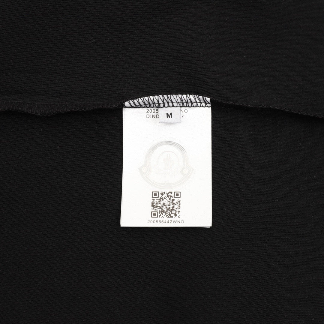Moncler Graphic Logo T-Shirt - view 6