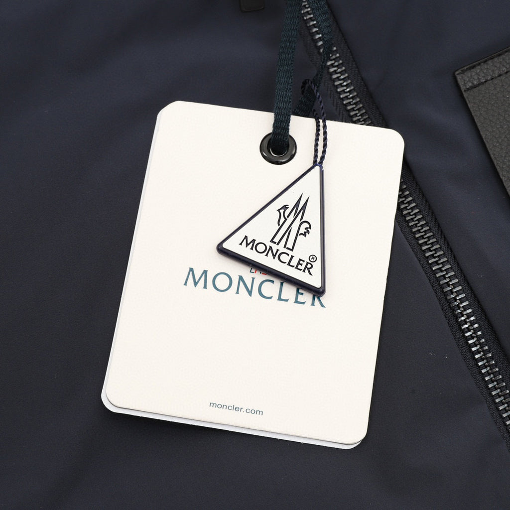 Moncler Hooded Zip-Up Logo Down Jacket - view 7