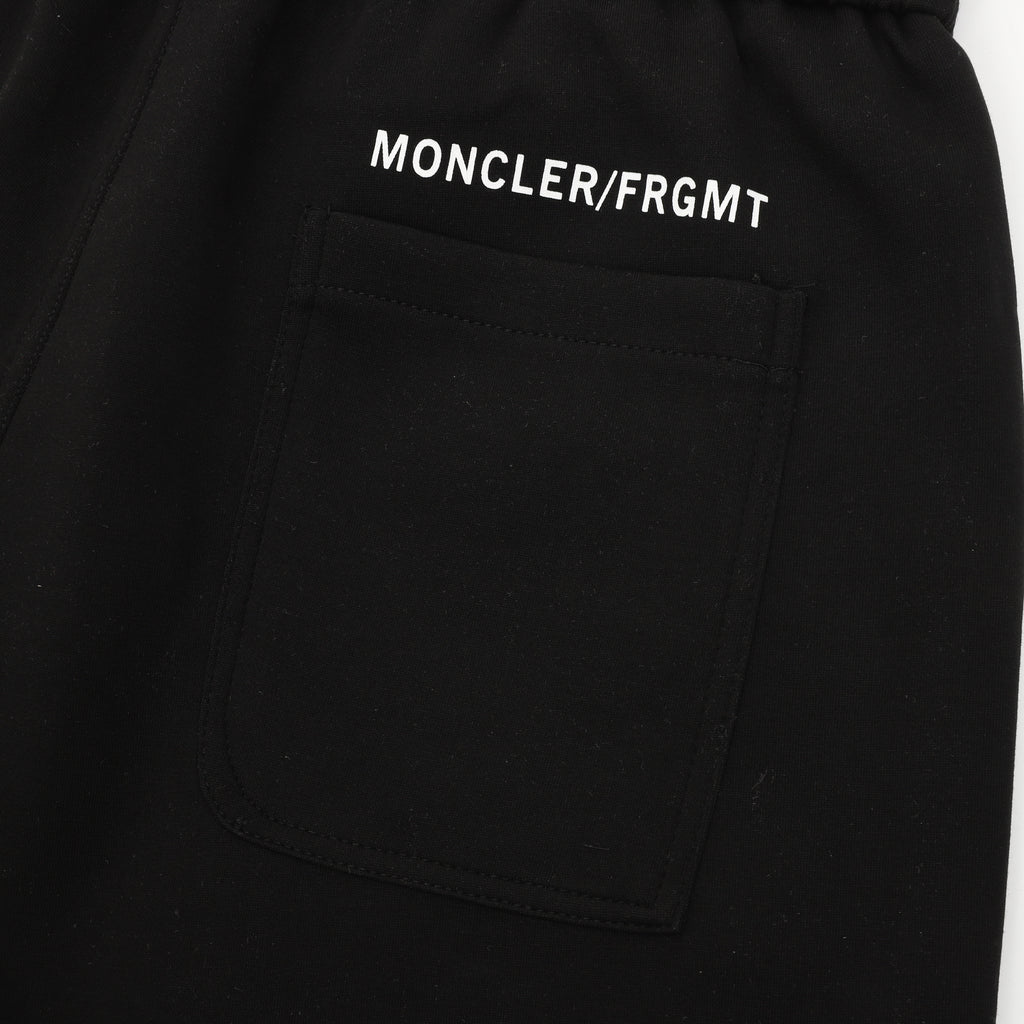Moncler Embroidered Logo Short - view 7