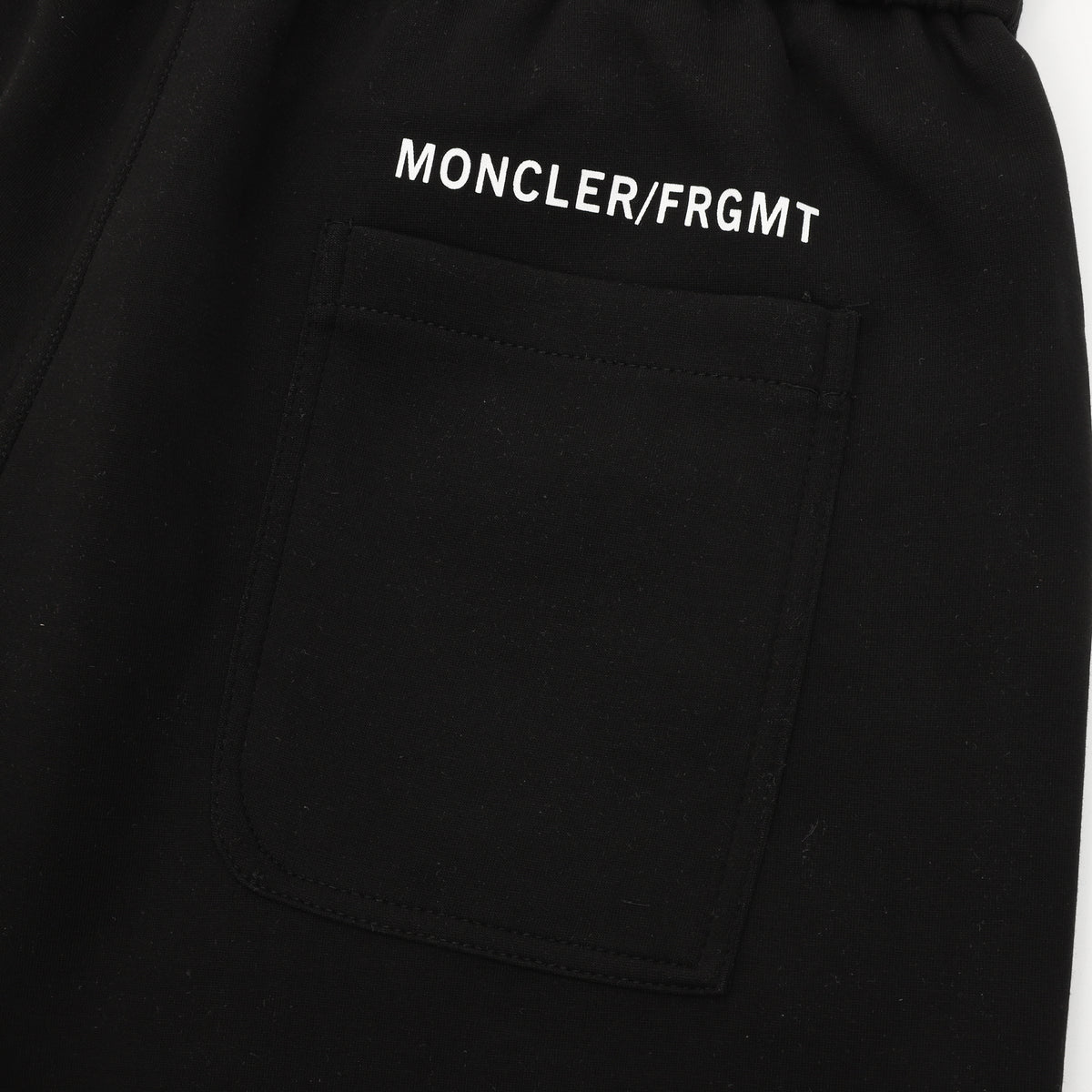 Moncler Embroidered Logo Short - view 7