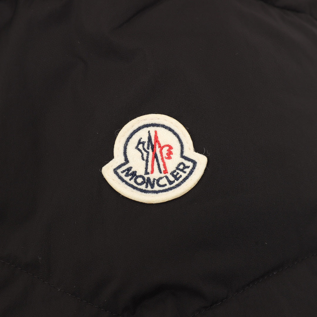 Moncler Zip-Up Lightweight Down Jacket - view 7