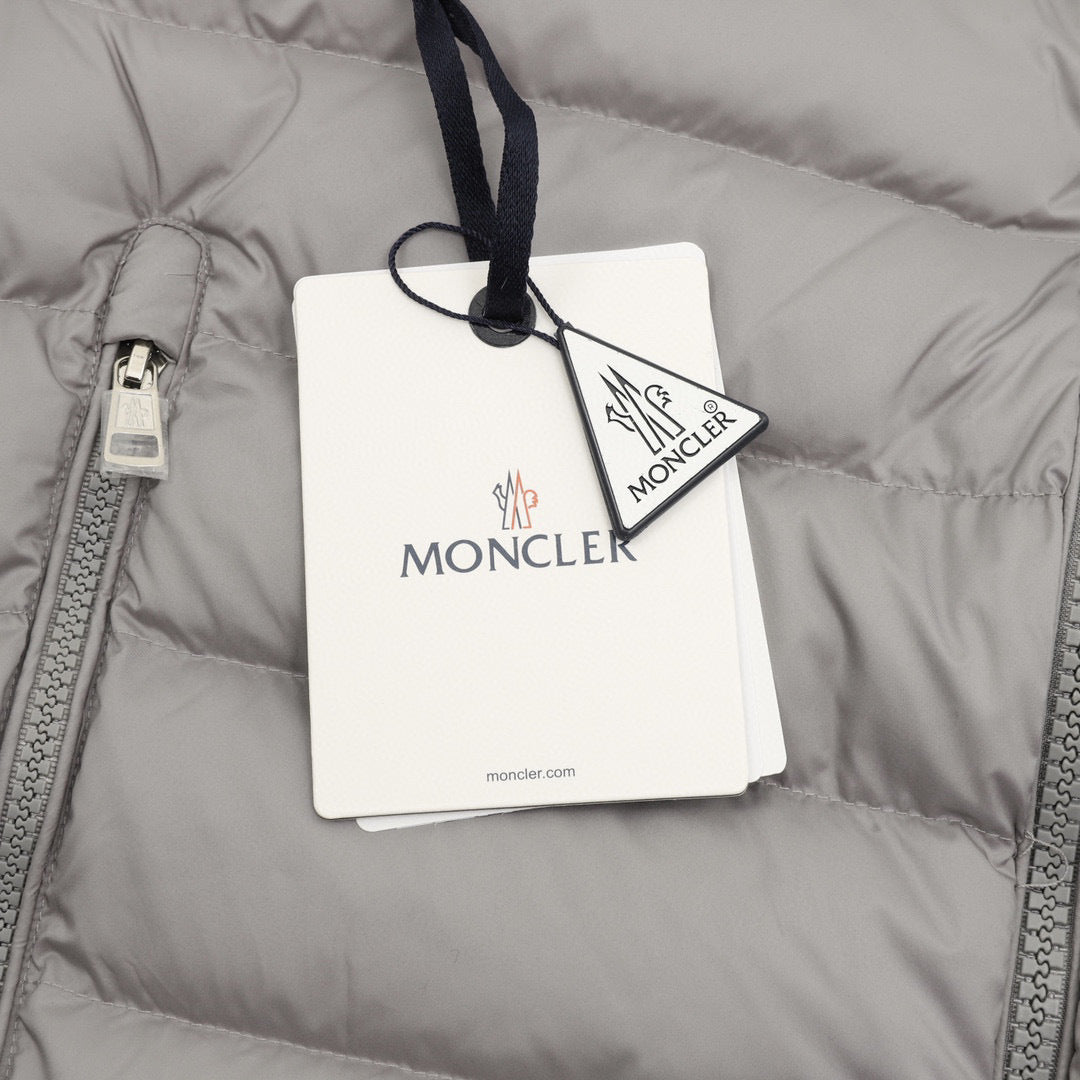 Moncler Hooded Zip-Up Logo Down Jacket - view 8