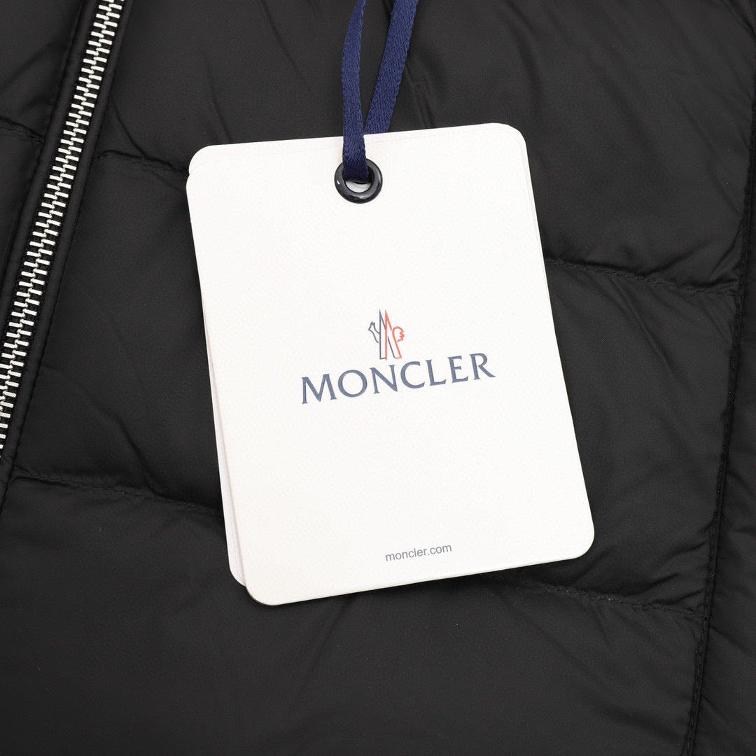 Moncler Zip-Up Lightweight Down Jacket - Black - view 8
