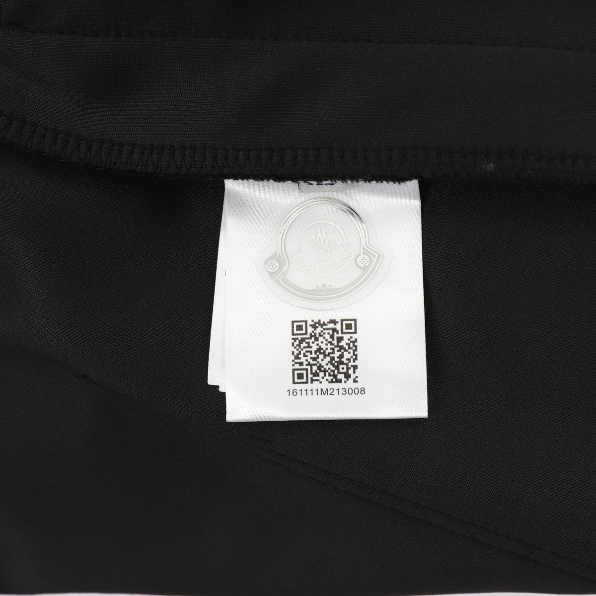 Moncler Embroidered Logo Short - view 9