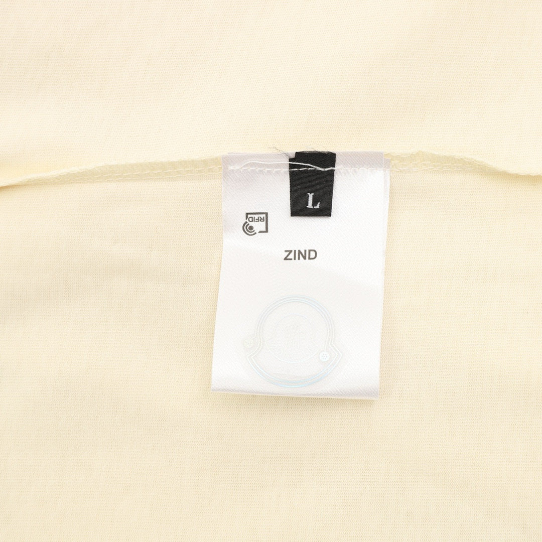 Moncler Graphic Logo T-Shirt - view 9